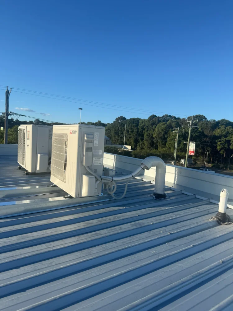 Commercial air conditioning installation