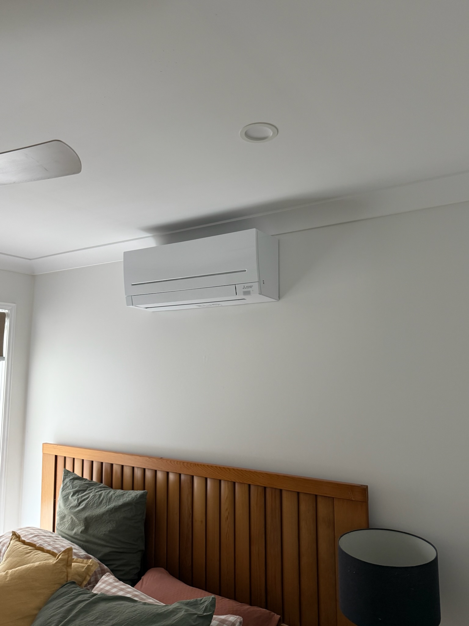 Split system air conditioning